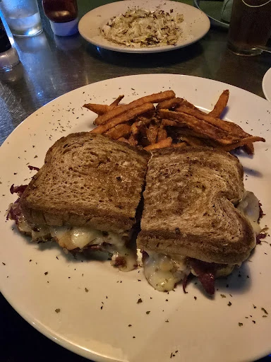 16 East Bar and Grill photo 7